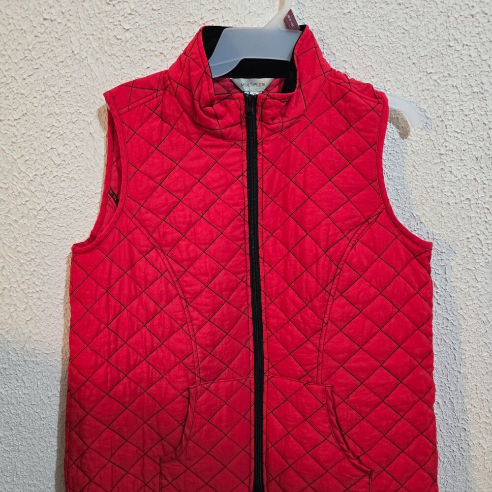 Multiples 2 pocket Zip Womens Quilted Red Sleeveless Vest M Nylon/Rayon‎